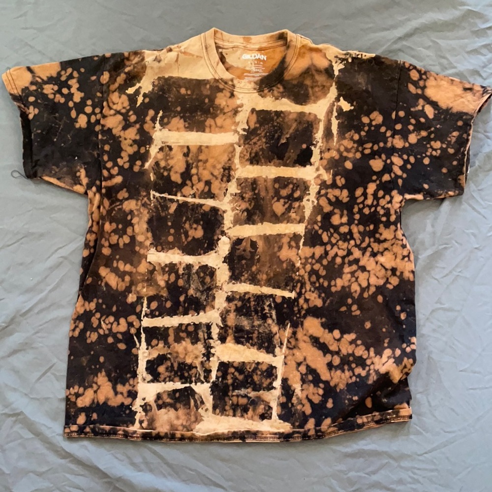 Clearance $7 Men’s XL reverse tie dye tshirt black and brown